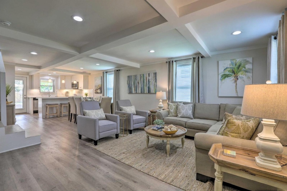 Dog-Friendly Galveston Home - Walk to Beach!