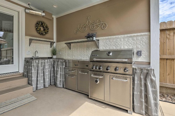 Dog-Friendly Galveston Home - Walk to Beach! Main image